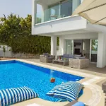 Villa Fig Tree Bay Residences 4