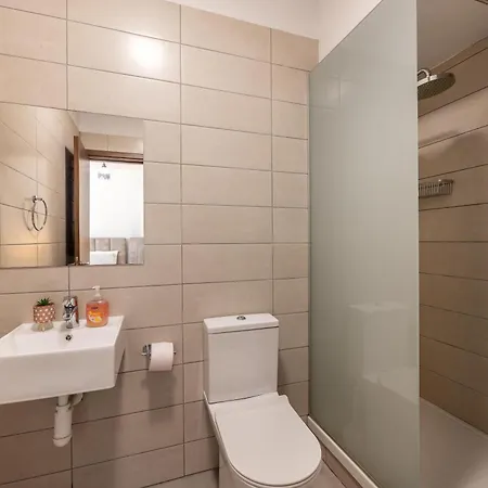Willa Fig Tree Bay Residences 4 *