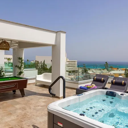 Willa Fig Tree Bay Residences 4