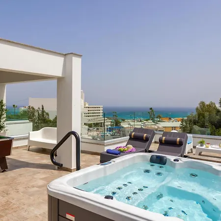 Willa Fig Tree Bay Residences 4 *