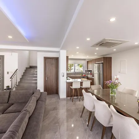 Willa Fig Tree Bay Residences 4 *