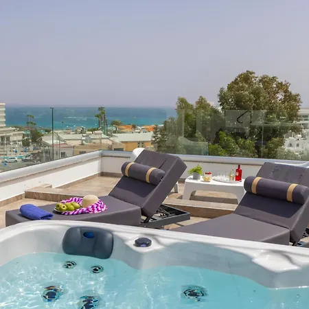 Willa Fig Tree Bay Residences 4
