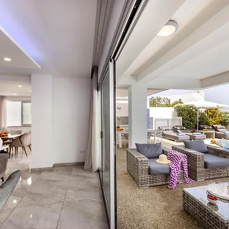 Villa Fig Tree Bay Residences 4