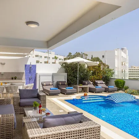Willa Fig Tree Bay Residences 4