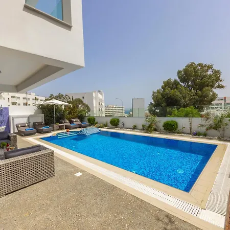 Villa Fig Tree Bay Residences 4 *