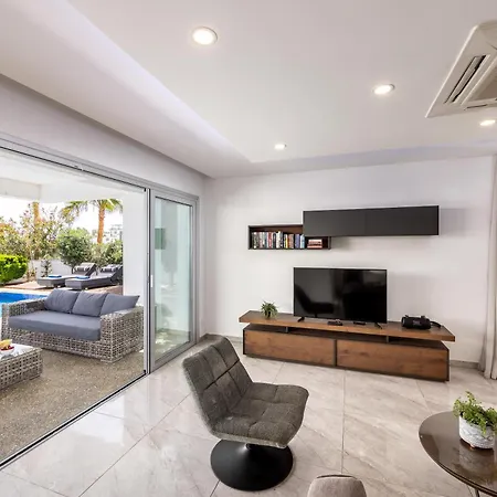 Willa Fig Tree Bay Residences 4 *