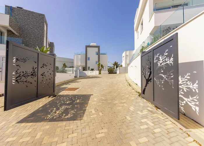 Vila Fig Tree Bay Residences 4 *