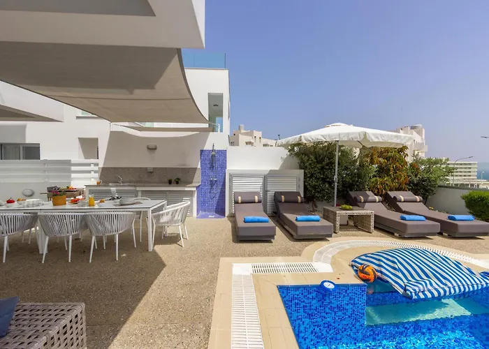 Vila Fig Tree Bay Residences 4 *