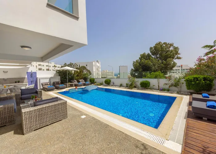 Vila Fig Tree Bay Residences 4 *