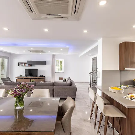 Villa Fig Tree Bay Residences 4