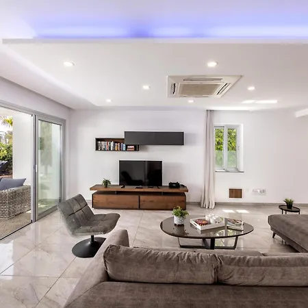 Villa Fig Tree Bay Residences 4 *