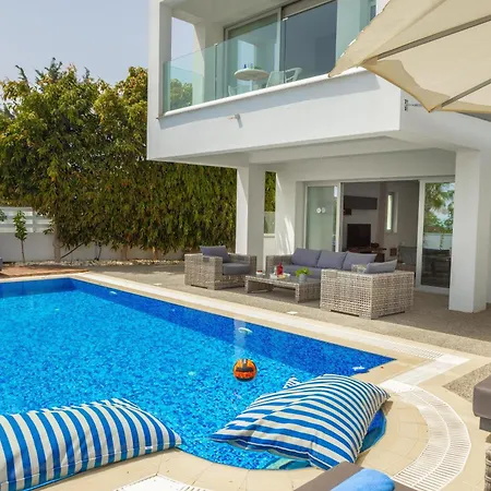 Villa Fig Tree Bay Residences 4